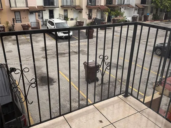 2310 W 60th St APT 9-G, Hialeah, FL 33016