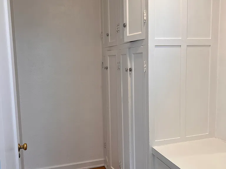 500 W Franklin St #17 — Photo 4