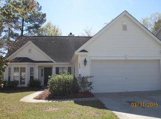 1490 Coopers Hawk Dr, Hanahan, SC 29410