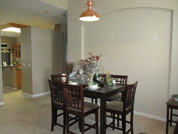 5th image of 4013 Mount Royal Dr