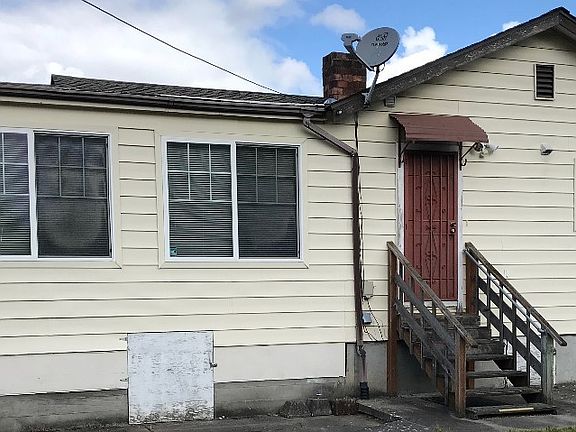 3rd image of 4820 Columbia Dr S