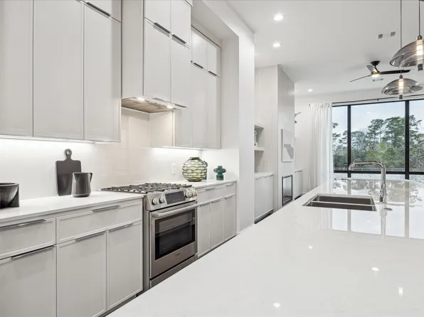 12818 Verdi Dr, Houston, TX 77024