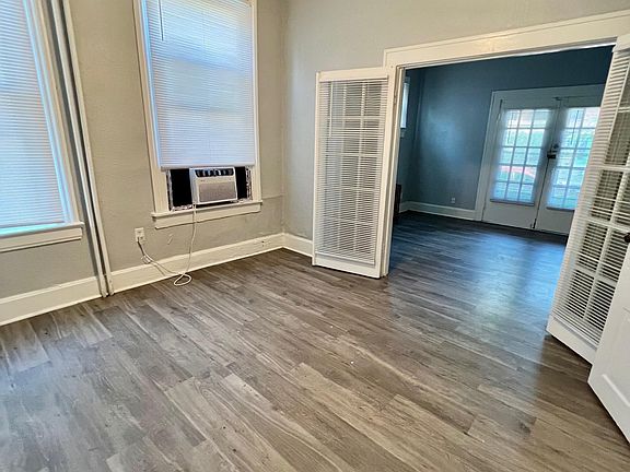 4th image of 216 Oak St #1