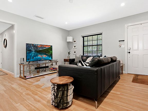 4th image of 4516 Sussex Ave