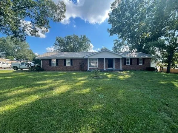 408 Portage Ave, Muscle Shoals, AL 35661