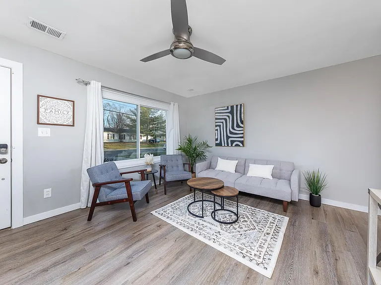 1021 Olympia Dr — Photo 6