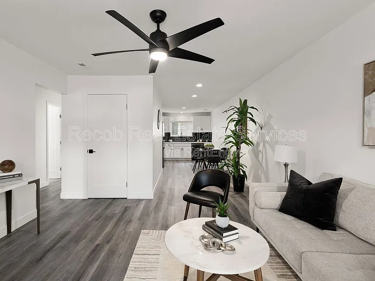 1710 Hanford Dr #1704 — Photo 3
