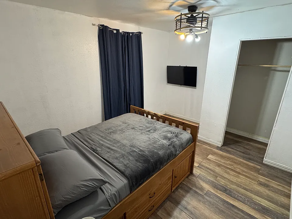805 E New Mexico Ave #2