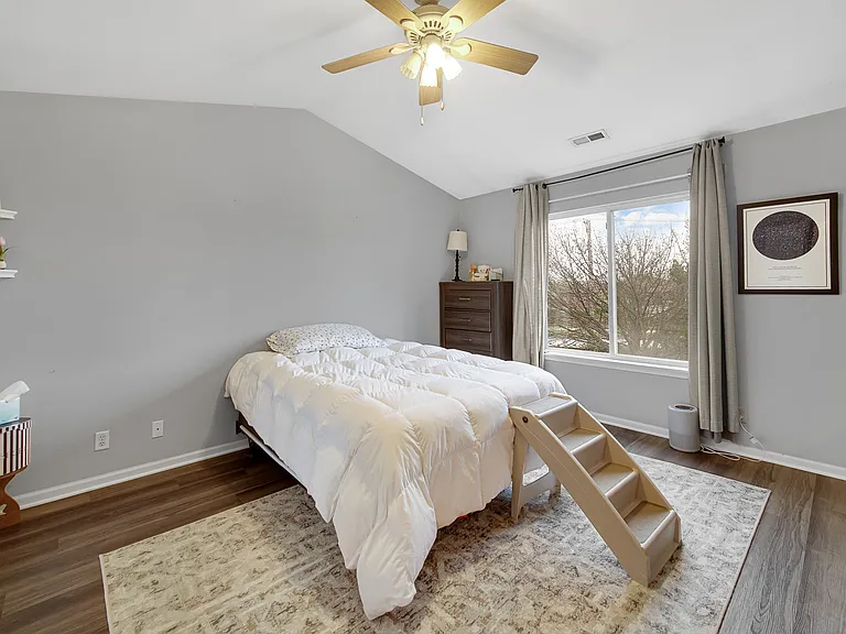 1882 N Wentworth Cir — Photo 16