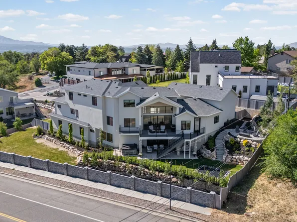 9577 S Hidden Pine Ln, Sandy, UT 84092