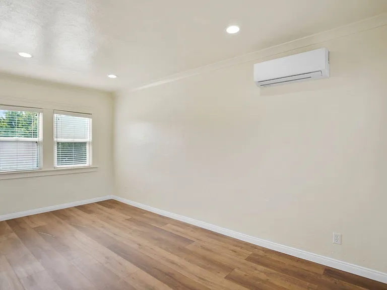 Cedar 4-Plex — Photo 7