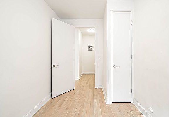 4th image of 2025 Regent Pl #2F