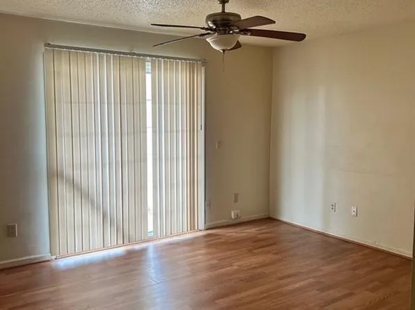 517 Mystic Dr, Greensboro, NC 27406