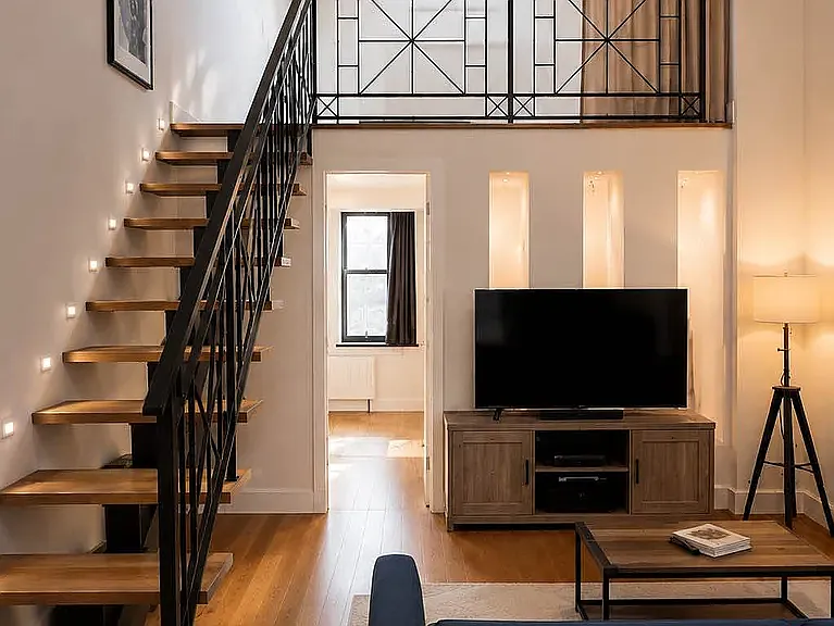 240 Montrose Ave #4R — Photo 12