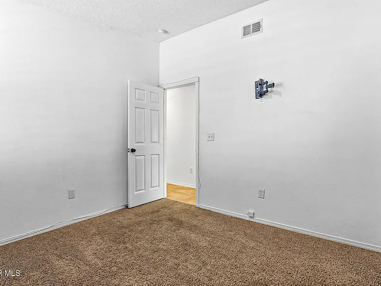 14214 Silver Point Ave — Photo 13