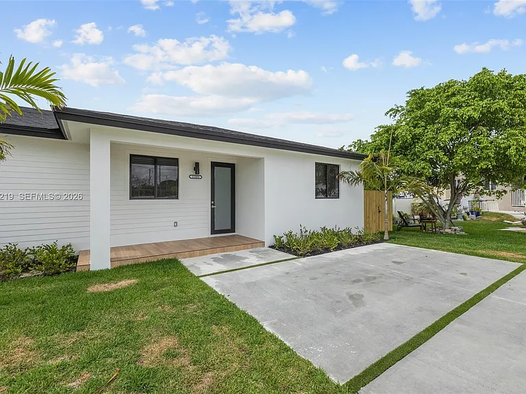 11088 SW 219th St — Photo 4