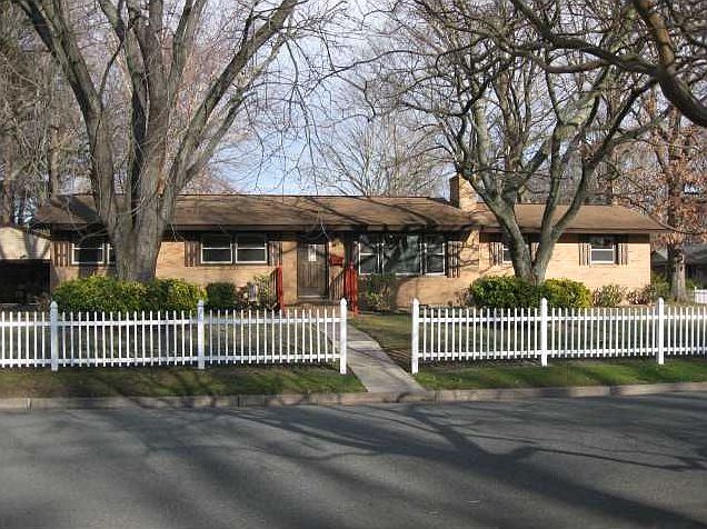 1st image of 112 Brookfield Dr
