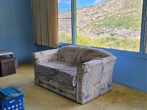 2210 Kuahea Pl, Honolulu, HI 96816