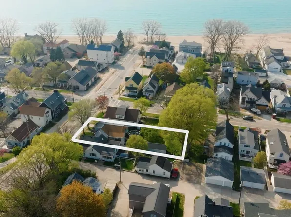 307 Park St, Saint Joseph, MI 49085
