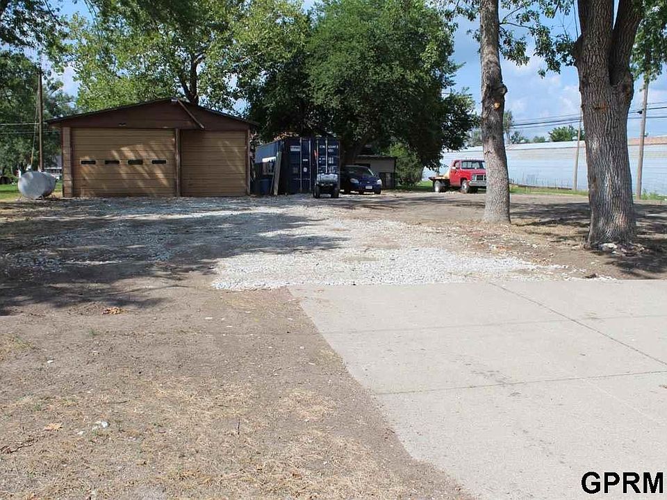2nd image of 542 G St