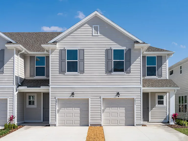 Spacious 3-bedroom townhomes with the convenience of attached garages. Amenity image tile: 3-bedroom townhomes with attached garages.