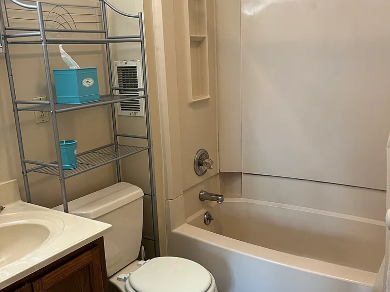 2624 Chestnut St #2 — Photo 3