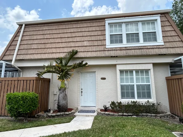 11557 Winchester Dr, Palm Beach Gardens, FL 33410