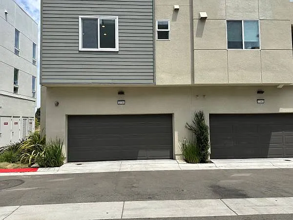 1556 Wright Ave — Photo 4