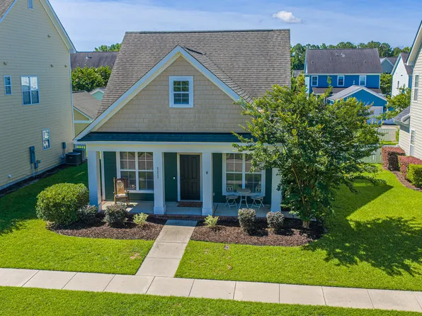111 Foxglove Ave, Summerville, SC 29483