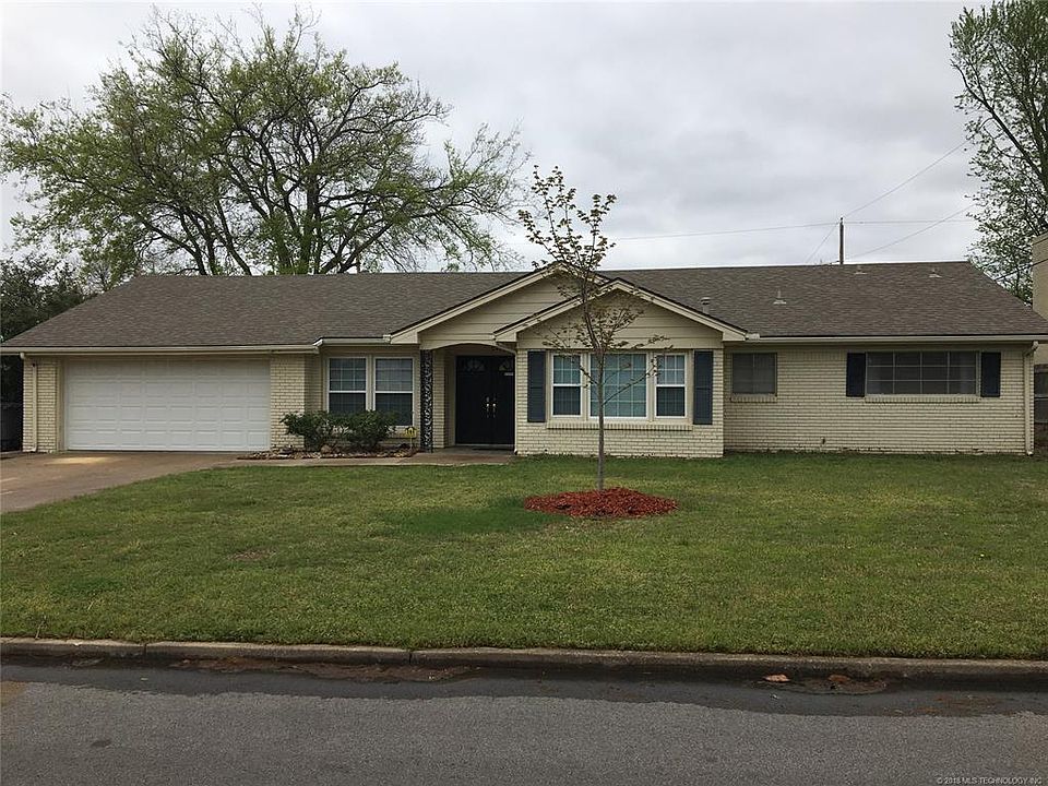 2nd image of 3413 E 57th Pl