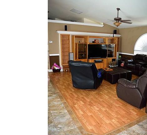 5th image of 1323 SE 5th Pl