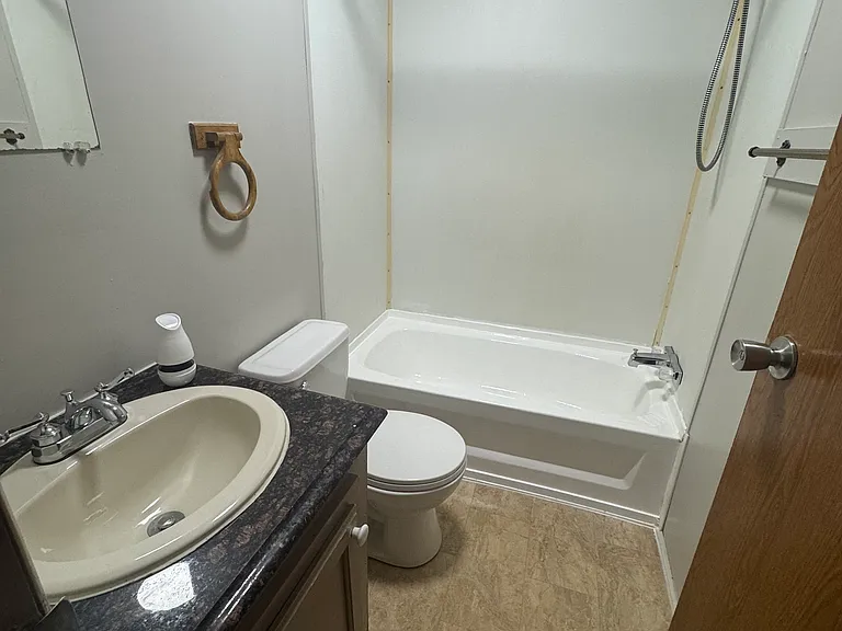 1510 Pahlon Ln — Photo 4