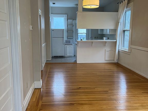 3rd image of 1314 23rd St #1