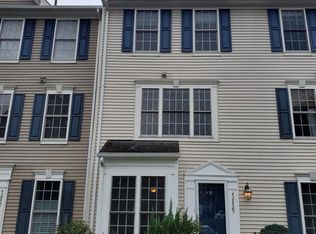 42829 Pilgrim Sq, Chantilly, VA 20152