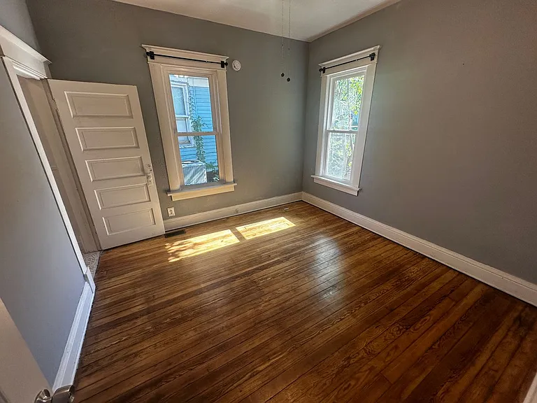 420 S 22nd St — Photo 5
