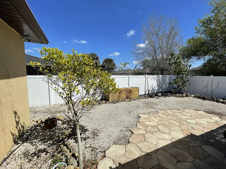 511 SW 7th Pl — Photo 11