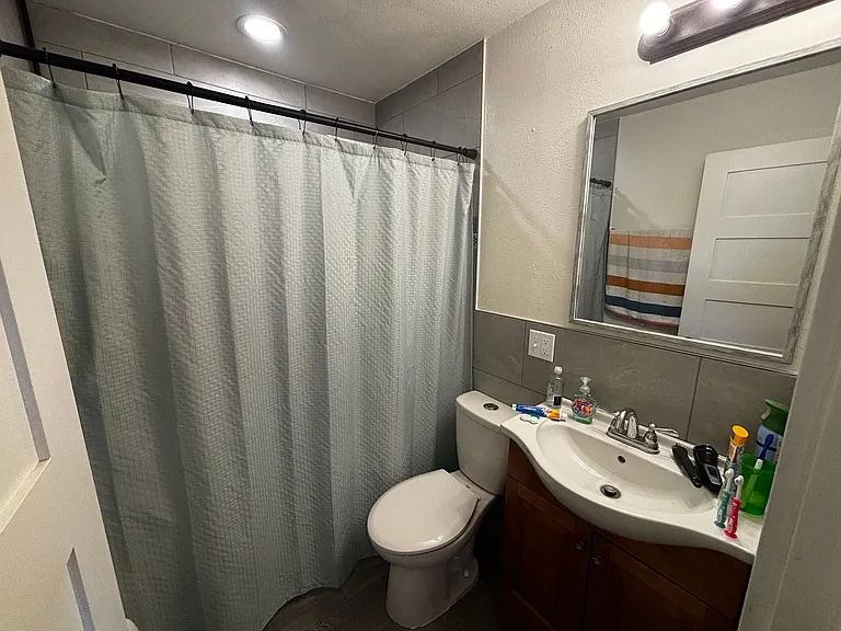 415 N Van Buren St — Photo 12