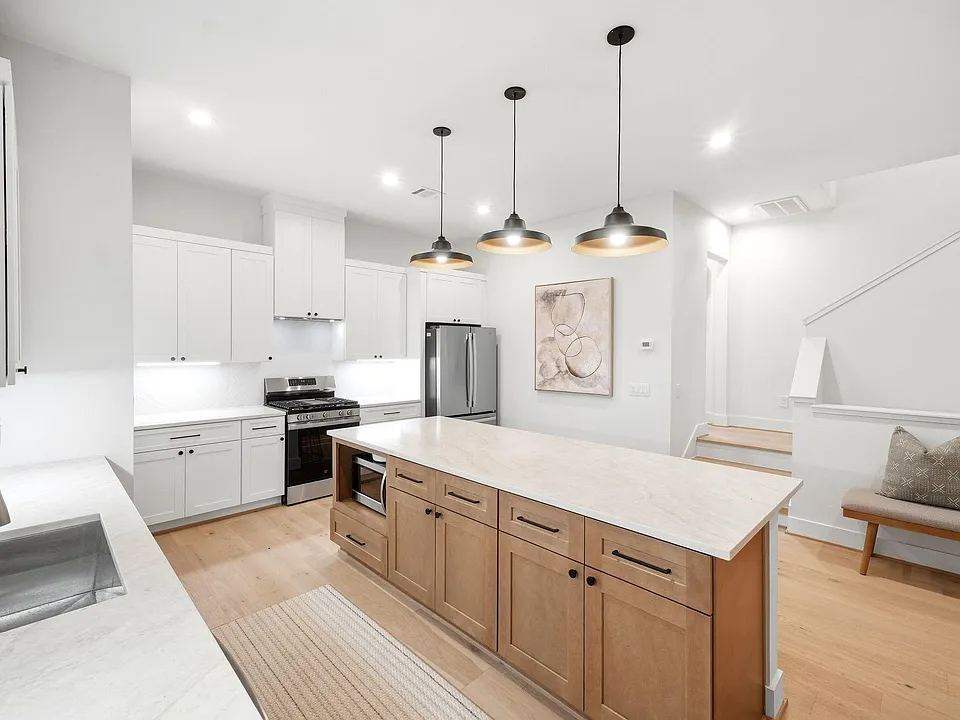 2212 Lou Ellen Ln #A