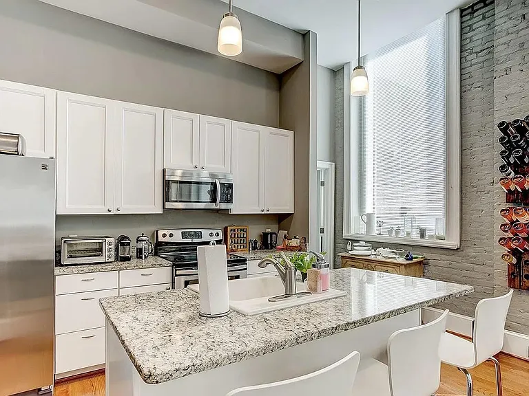 7 W Mulberry St #B — Photo 3