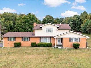 120 Fawn Ln, Mount Pleasant, PA 15666