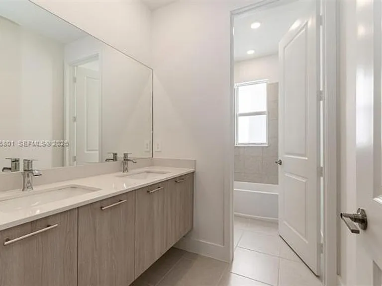 4480 SW 122nd Ter — Photo 16