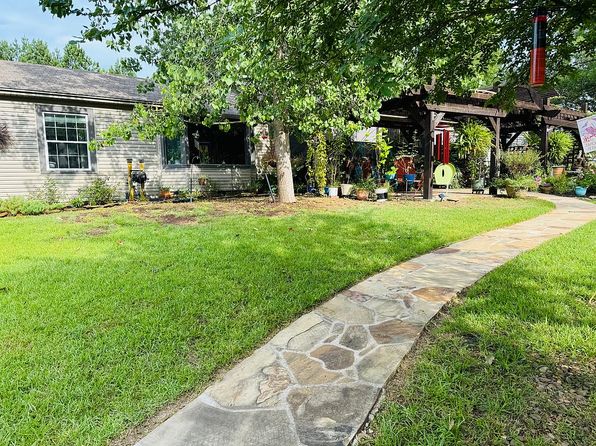 438 Sunshine Dr