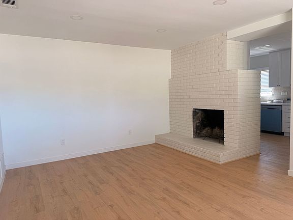 3rd image of 6004 Grand Ave