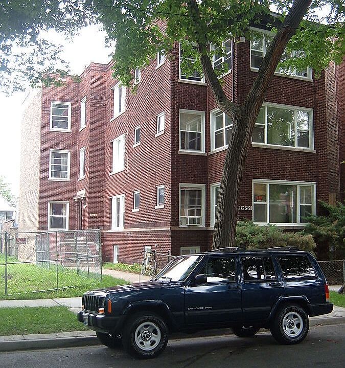 1st image of 1728 W Carmen Ave APT 1R