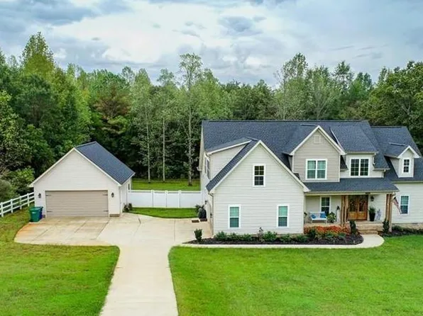 3437 Country Ln, Reidsville, NC 27320