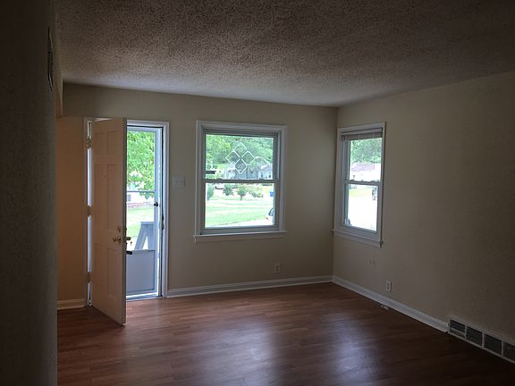 5th image of 5509 Sunbury Ave