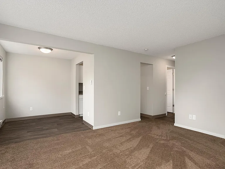 305 13th St SW #B-C — Photo 12
