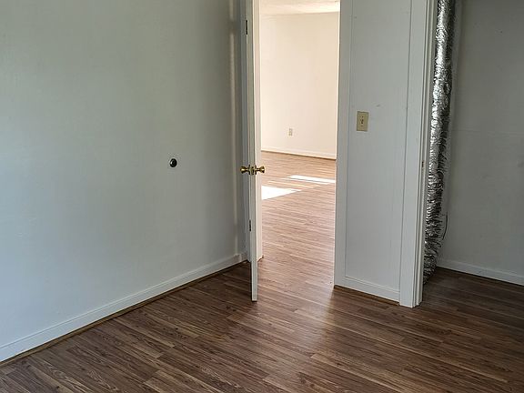 5th image of 809 Avenue H Unit A