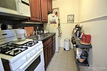 Rented by City Connections Realty