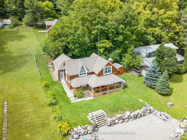 375 Champlain Rd, Penetanguishene, ON L9M 1S3